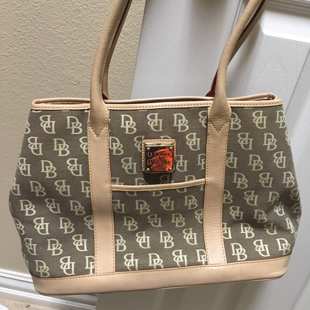 Dooney & Bourke purse